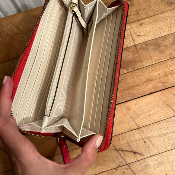 Kate Spade Wallet - Picture 4 of 4